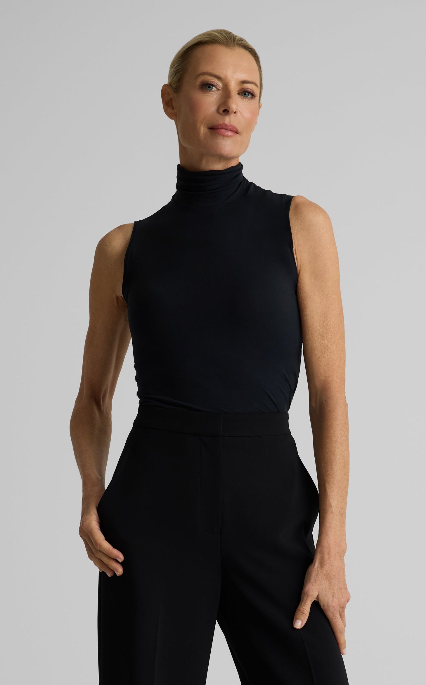 The Nuda - Sleeveless | St. John Knits