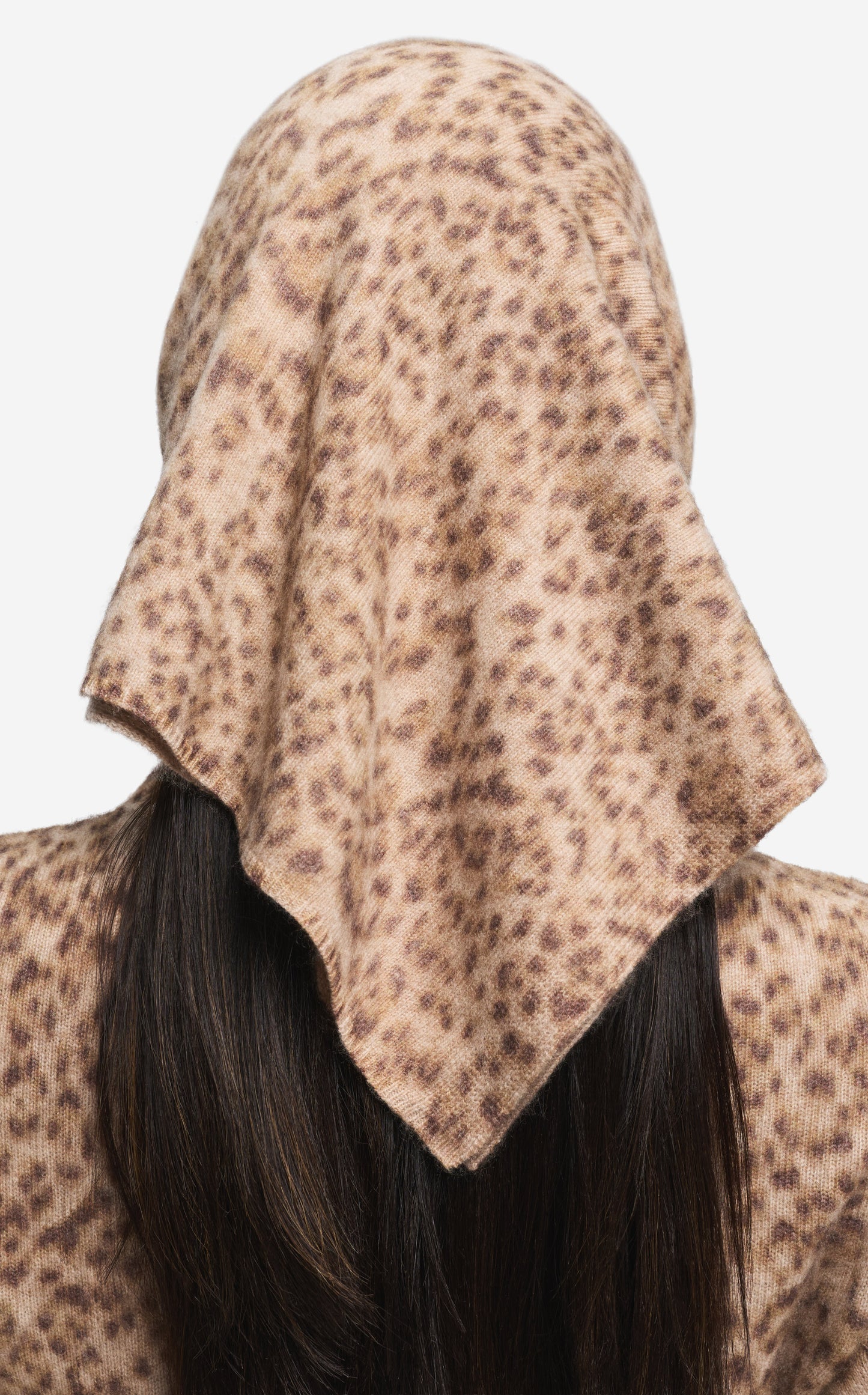 Scarf in Leopard Print Cashmere Blend
