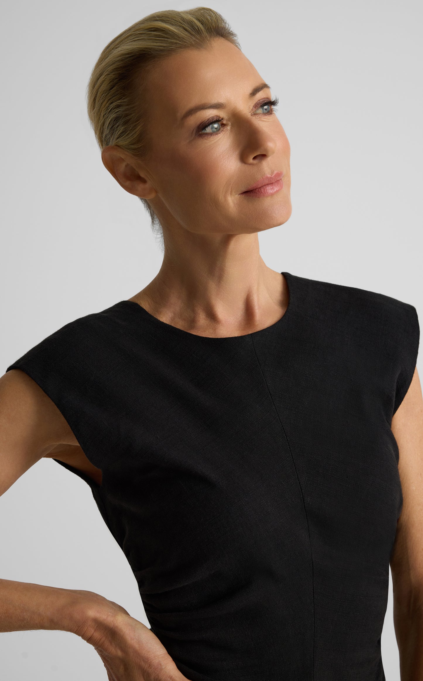 Mira Dress In Stretch Linen Twill