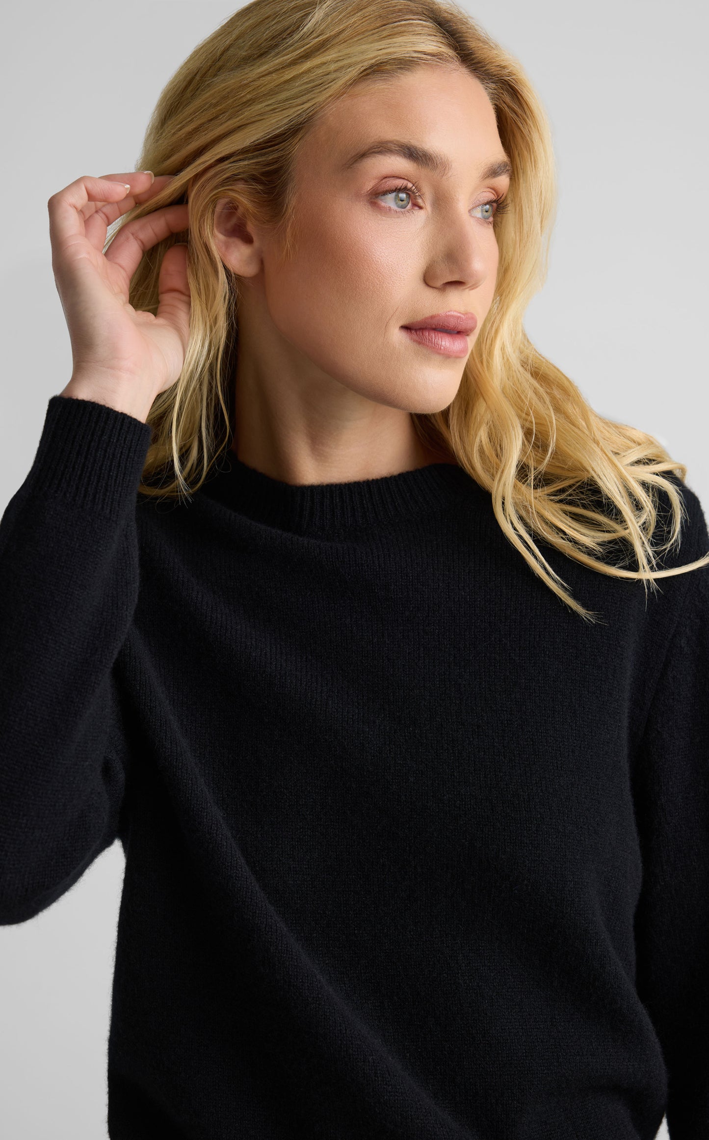 Sweater In Classic Cashmere