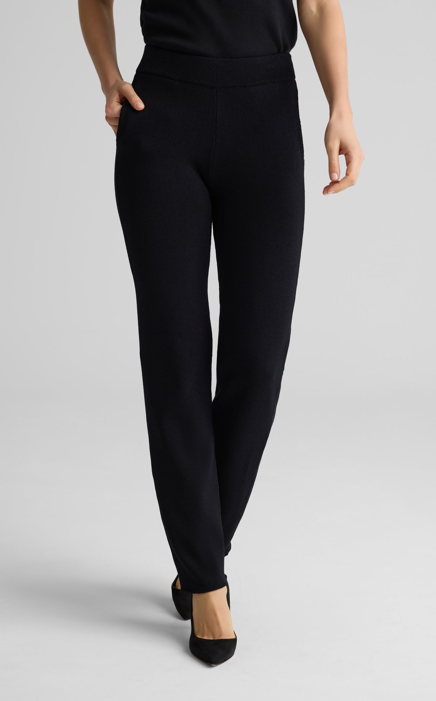 Isabel Pant in Legacy Crepe Knit