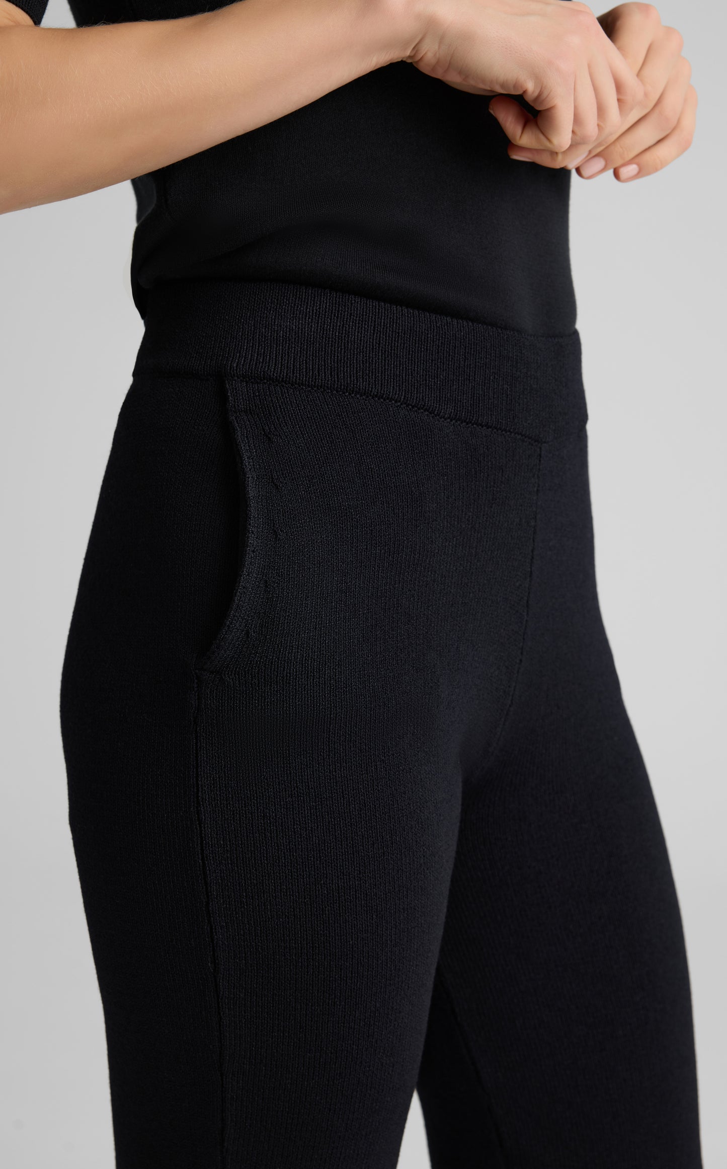 Isabel Pant in Legacy Crepe Knit