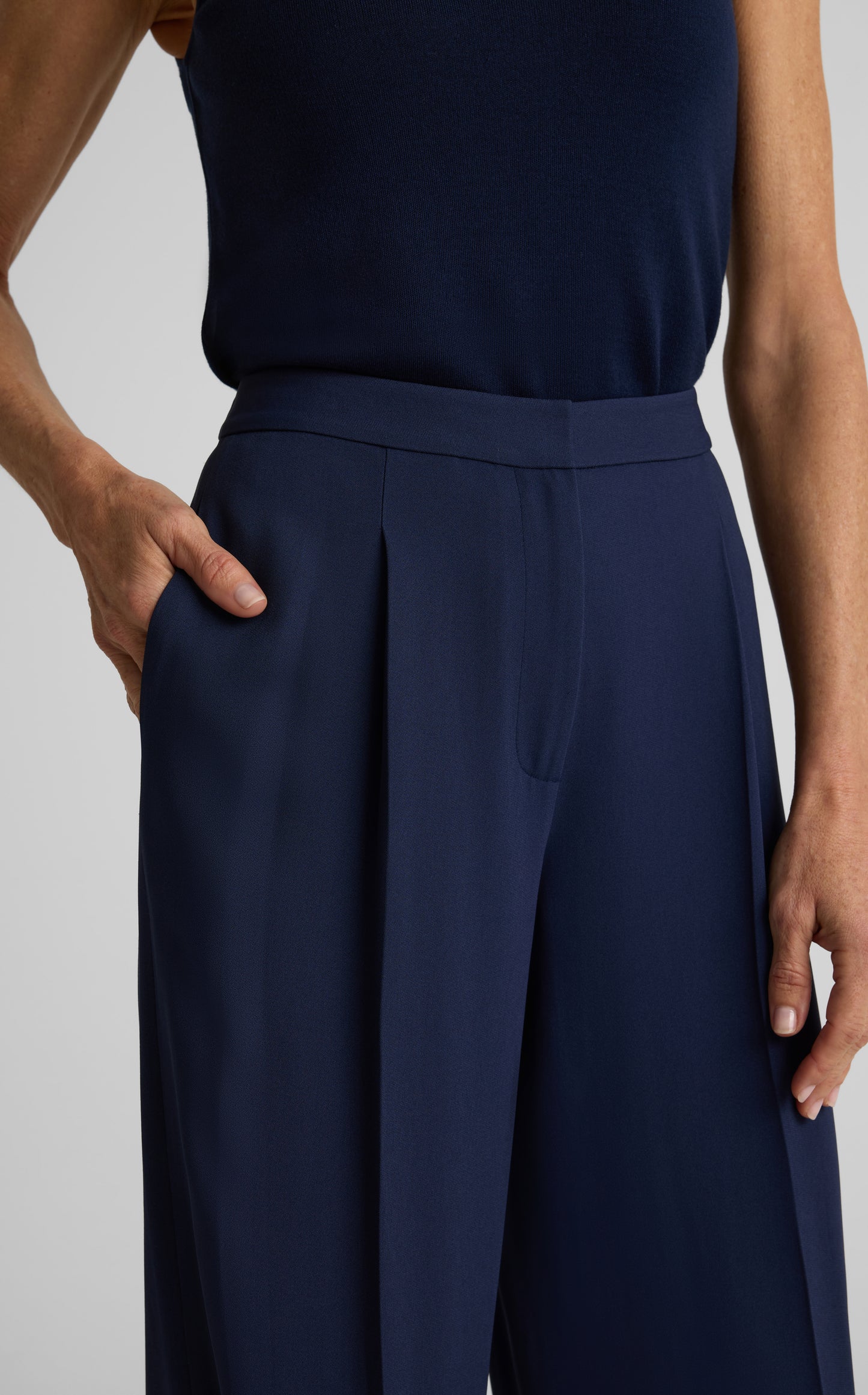 Lydia Pant In Lightweight Stretch Cady