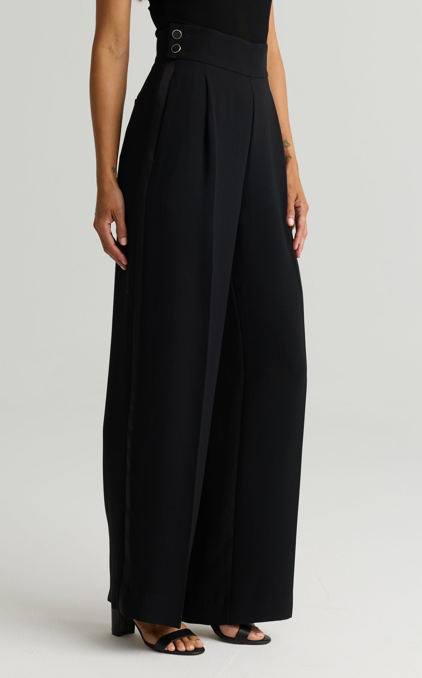 Satin Back Crepe Pant - Black