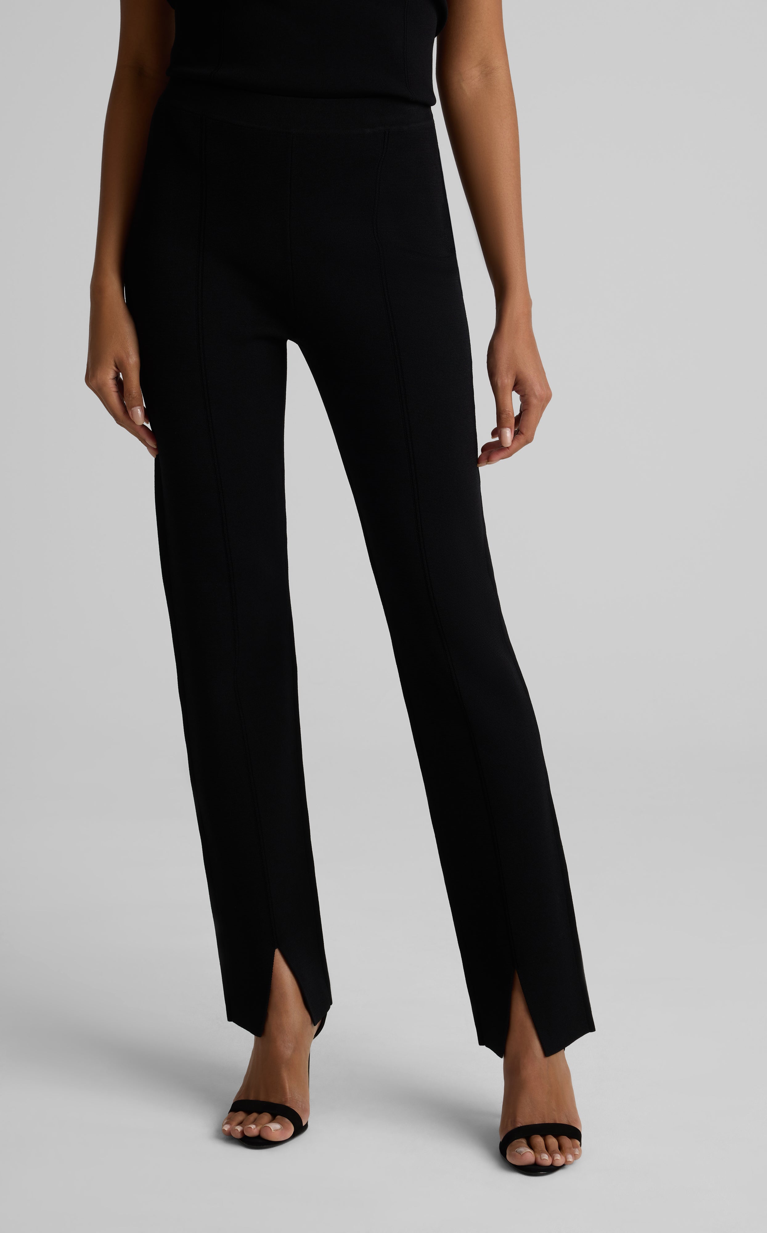 Dani Pant In Santa Roma Knit – St. John Knits