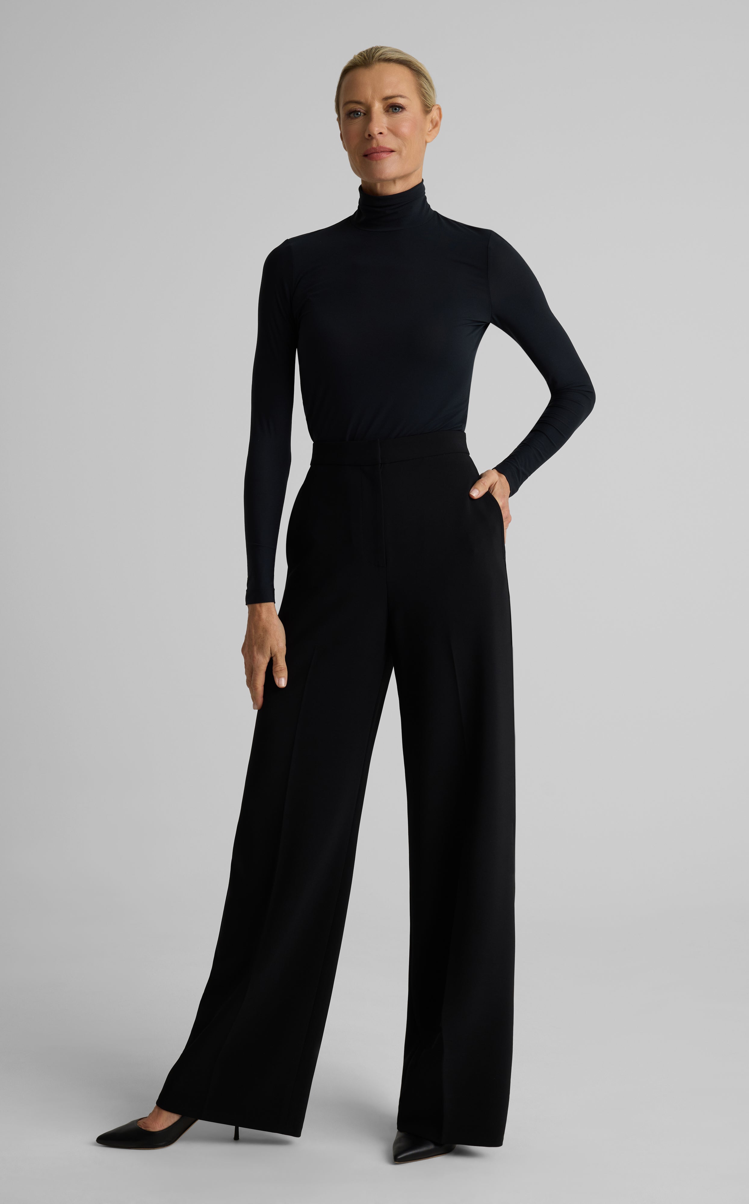 Maddie Pant In Soft Stretch Suiting | St. John Knits