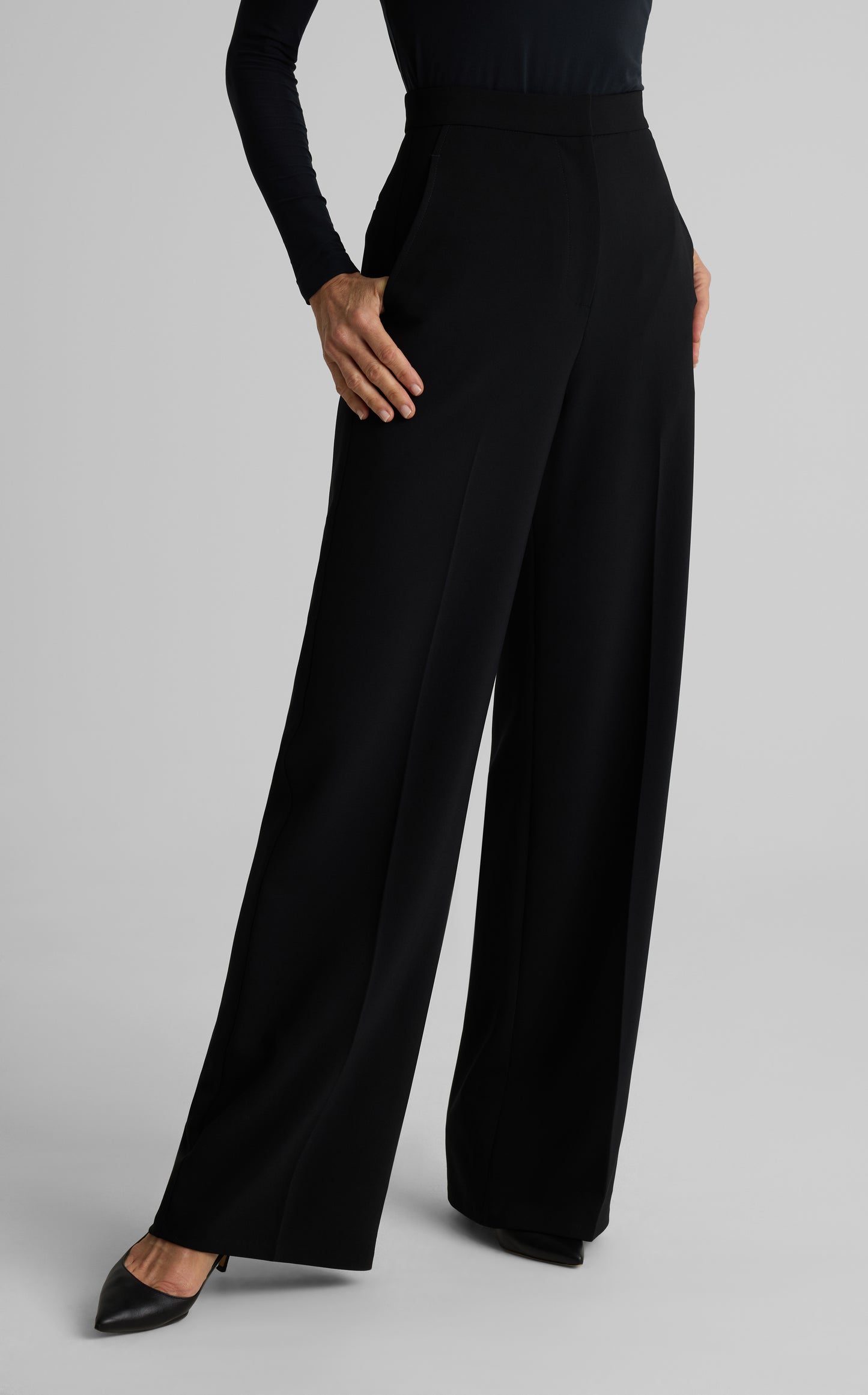 Maddie Pant In Soft Stretch Suiting