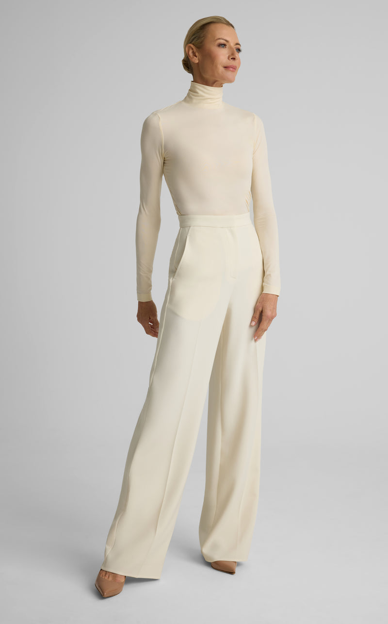 Maddie Pant In Soft Stretch Suiting