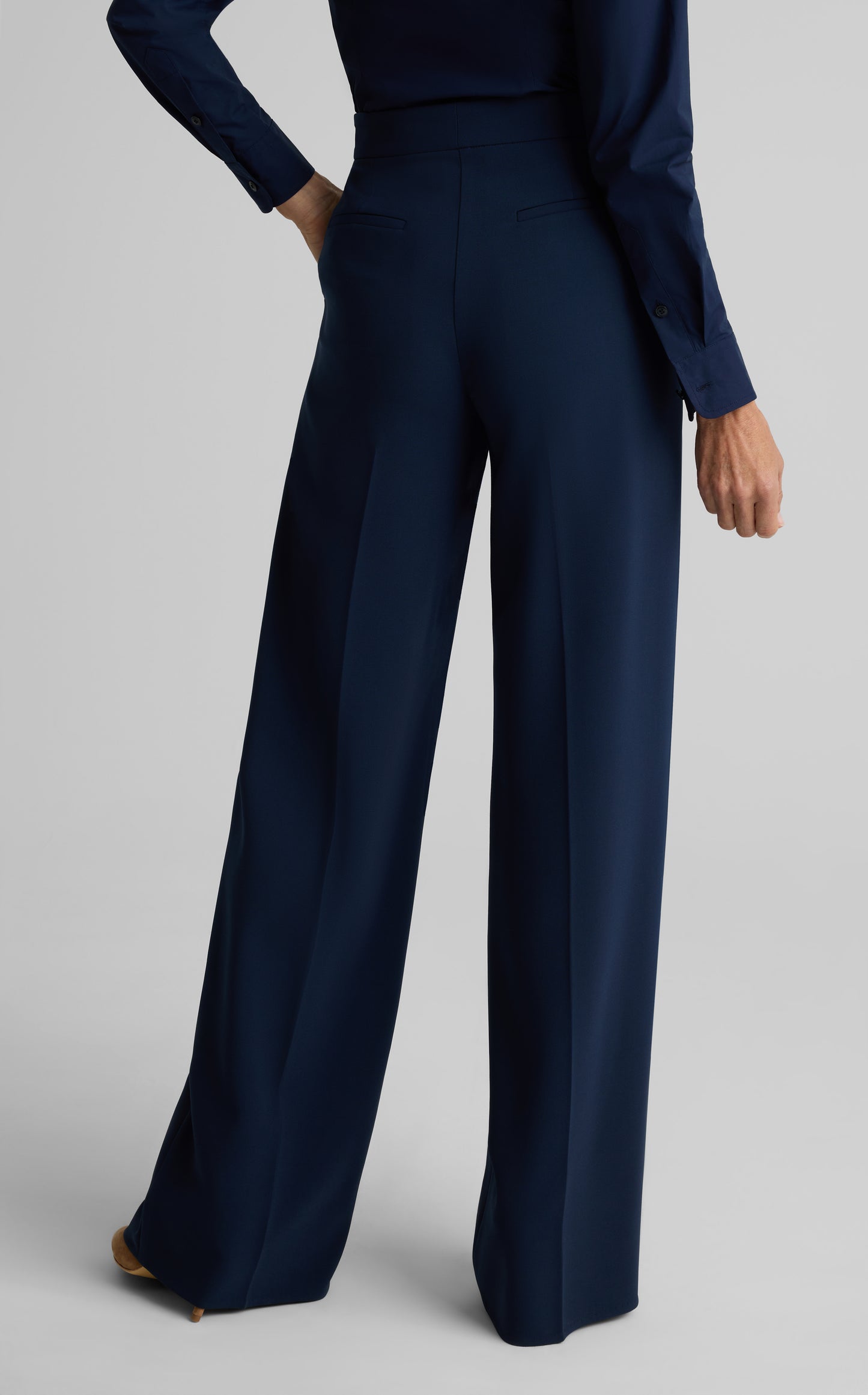 Maddie Pant In Soft Stretch Suiting