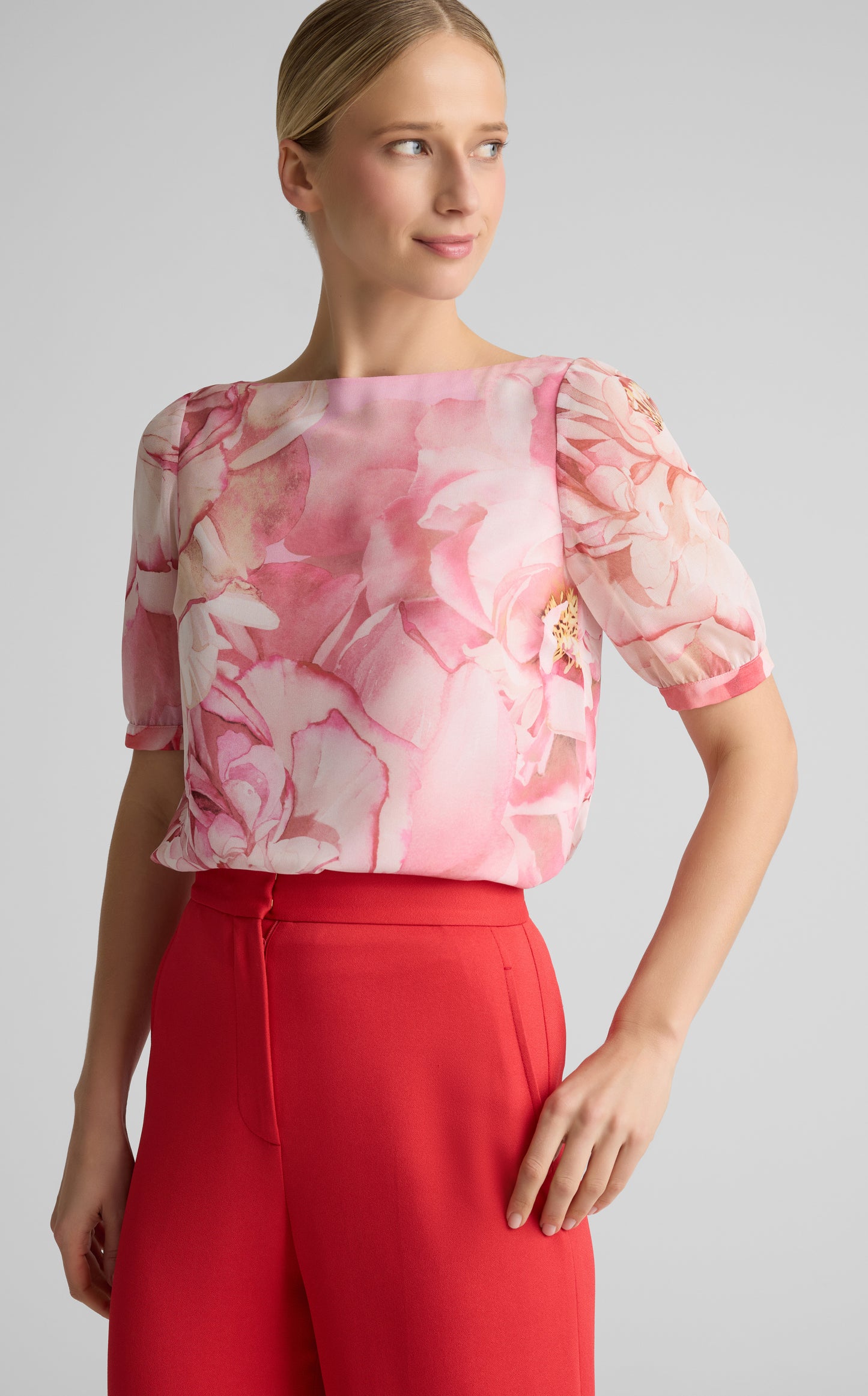 Monique Top In Le Jardin Print Georgette