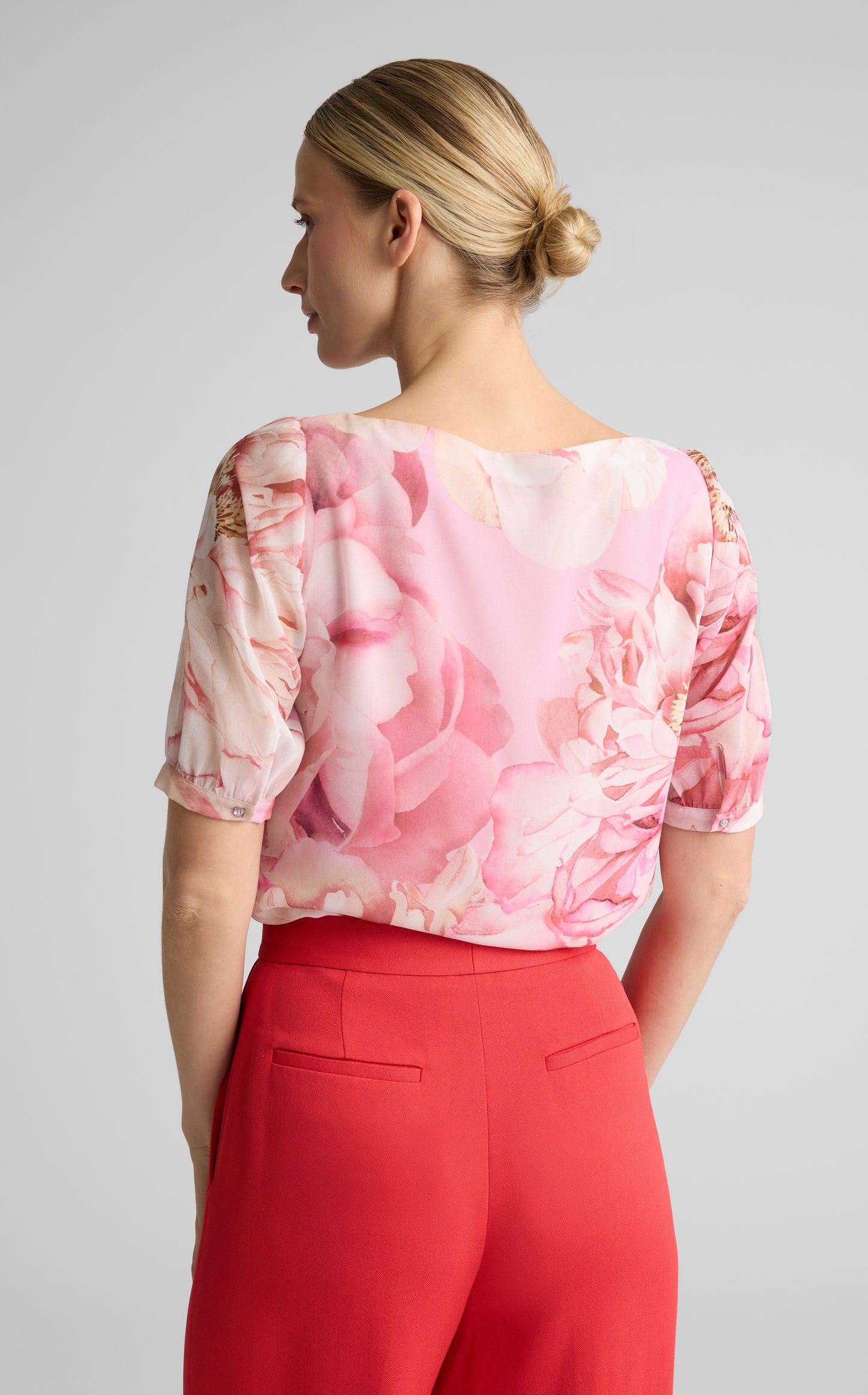 Monique Top In Le Jardin Print Georgette