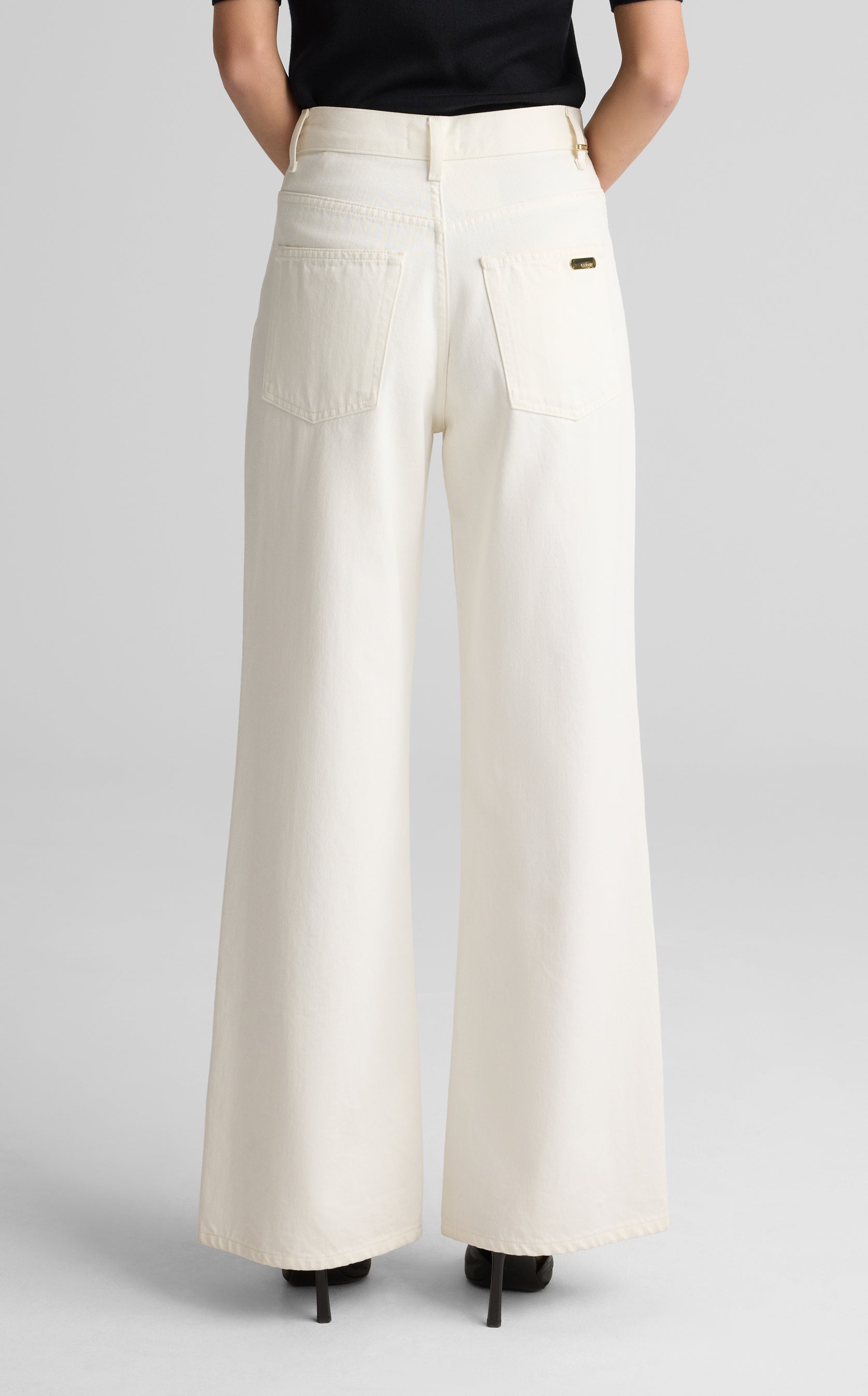 Paseo Jean – St. John Knits