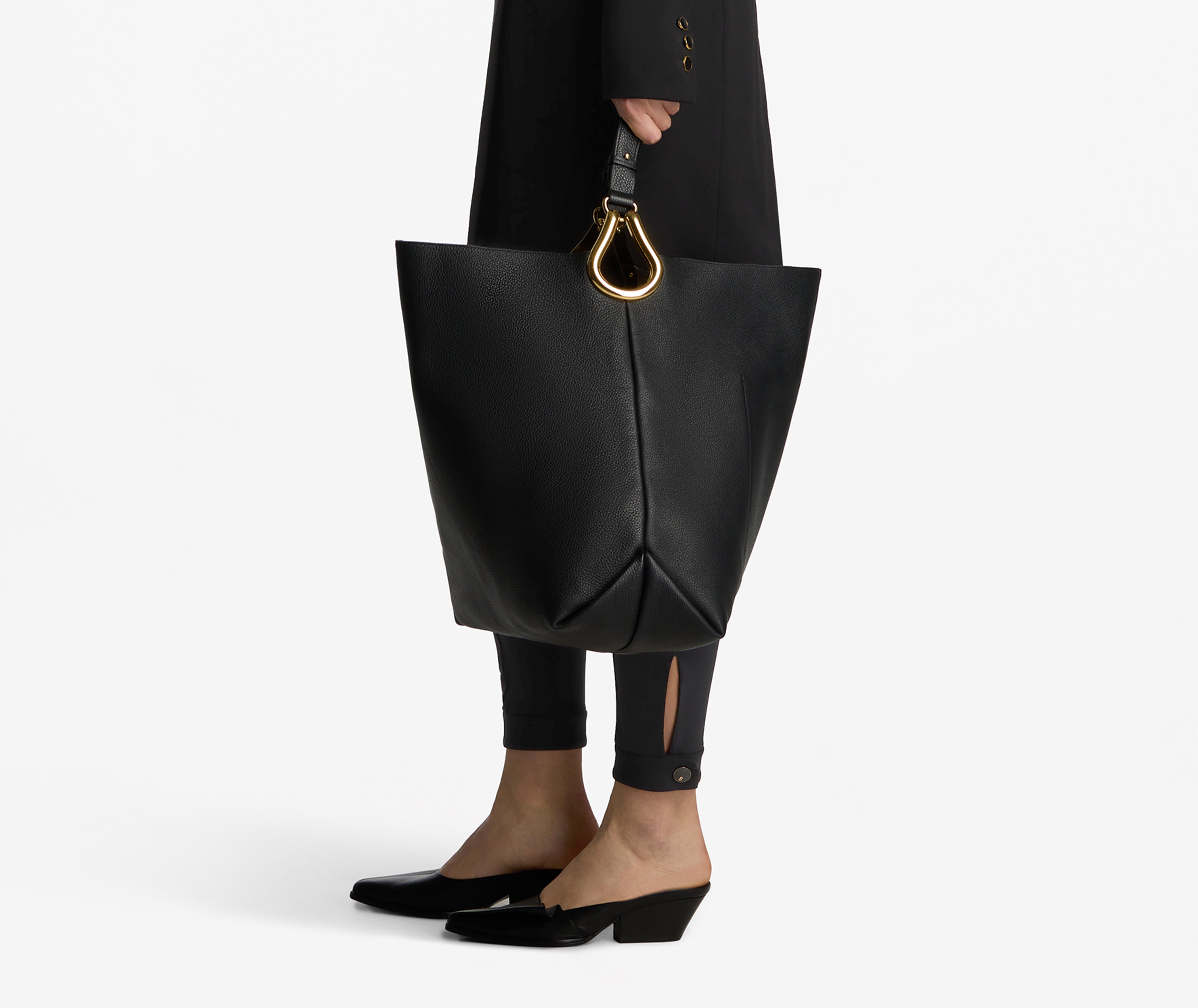 Extra Large Leather Hobo Bag – St. John Knits