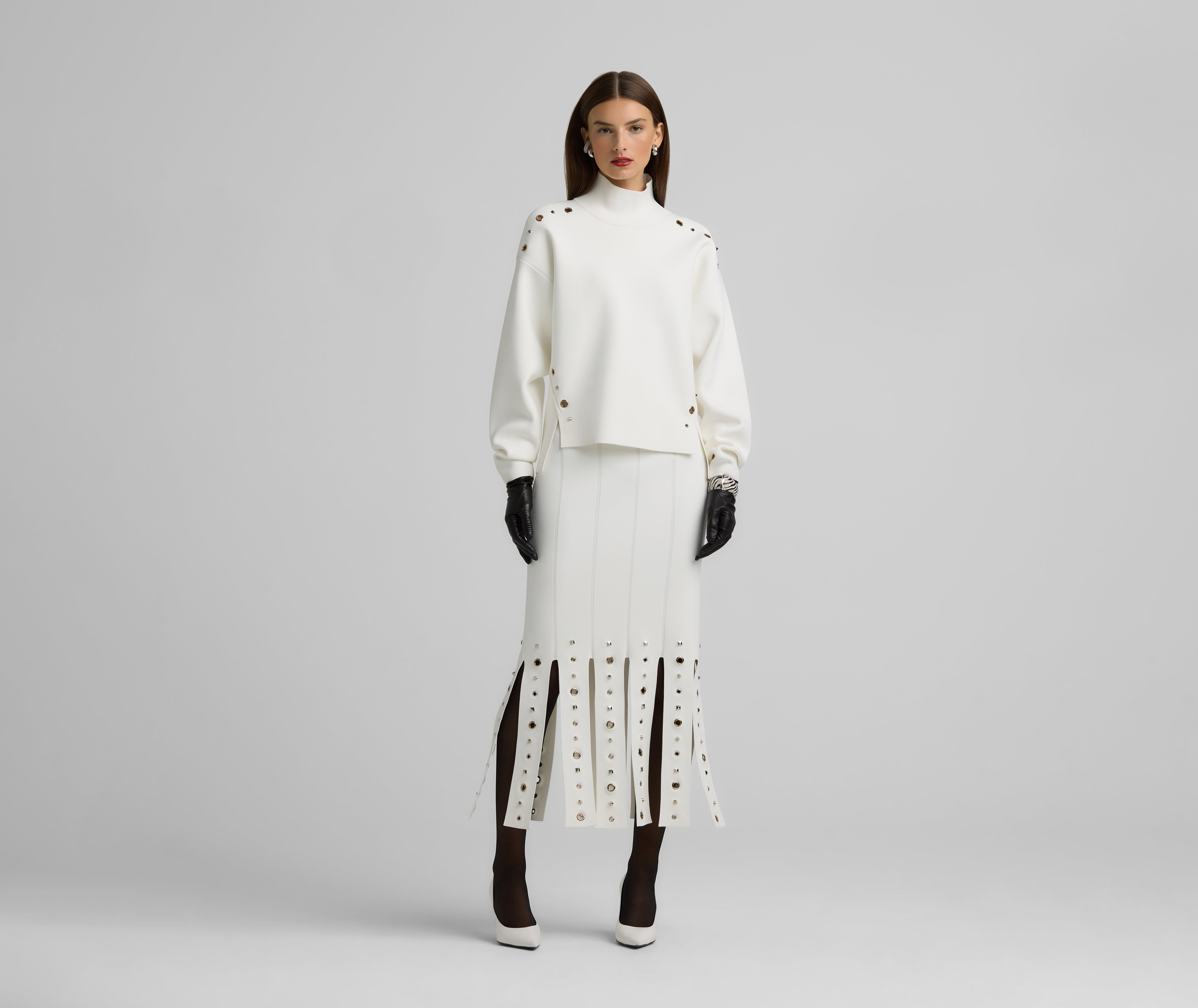 ニット/セーター SNIDEL - Crystal Embellished Turtleneck Knit Top Embellished Turtleneck Sweater – St. John Knits