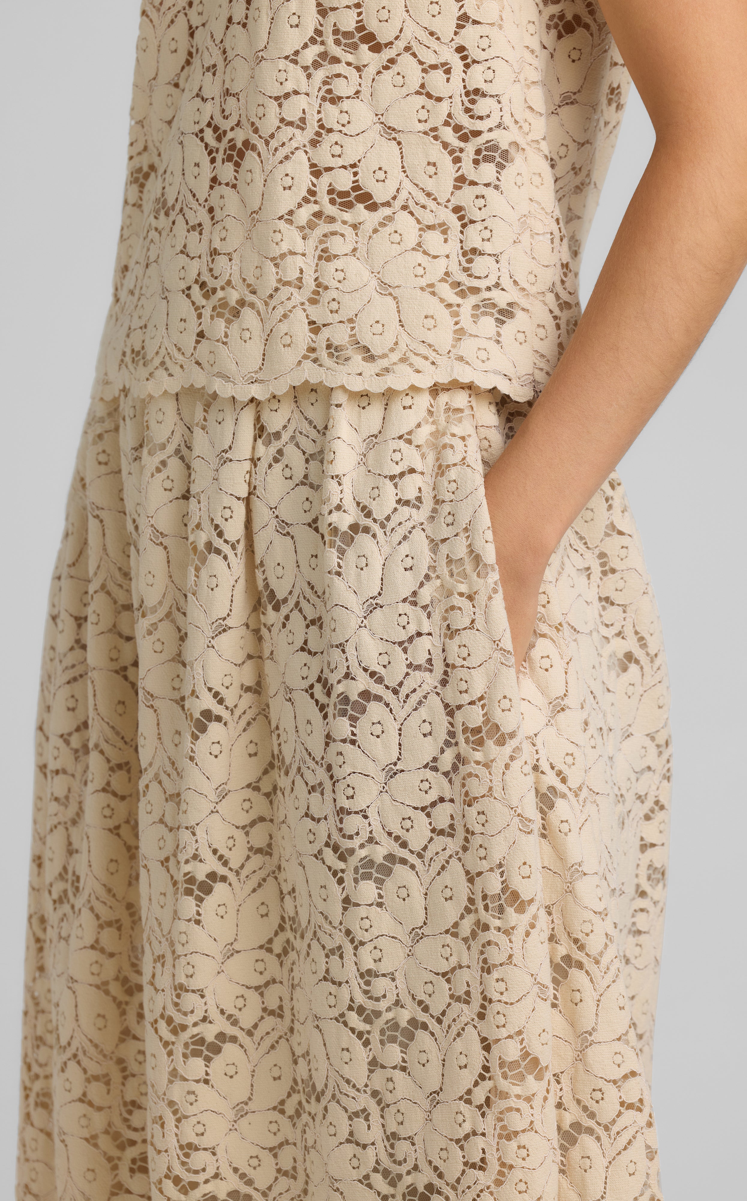 Guipure Lace Tank – St. John Knits